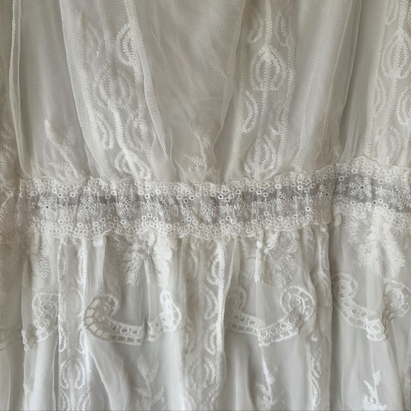 Women's White Lace Maxi Dress with Embroidered Straps - Picture 6 of 6